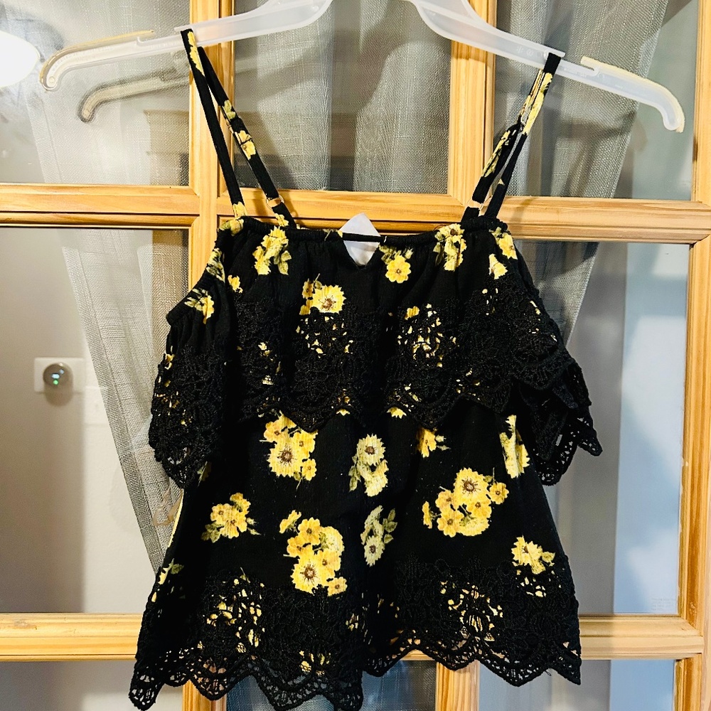 No Boundaries size M 7-9